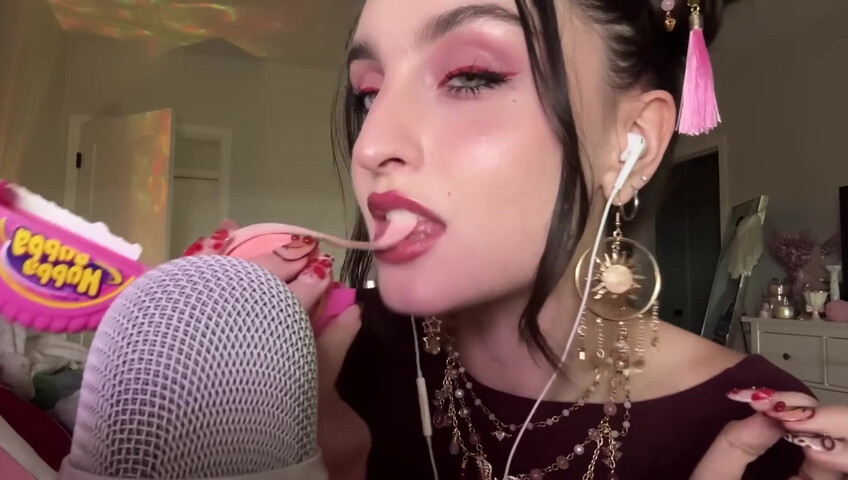Beebee ASMR - Extra Gum Chewing, Wet Mouth Sounds, Inaudible Whispering, Hand Sounds