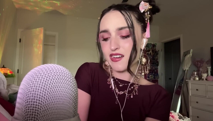 Beebee ASMR - Extra Gum Chewing, Wet Mouth Sounds, Inaudible Whispering, Hand Sounds