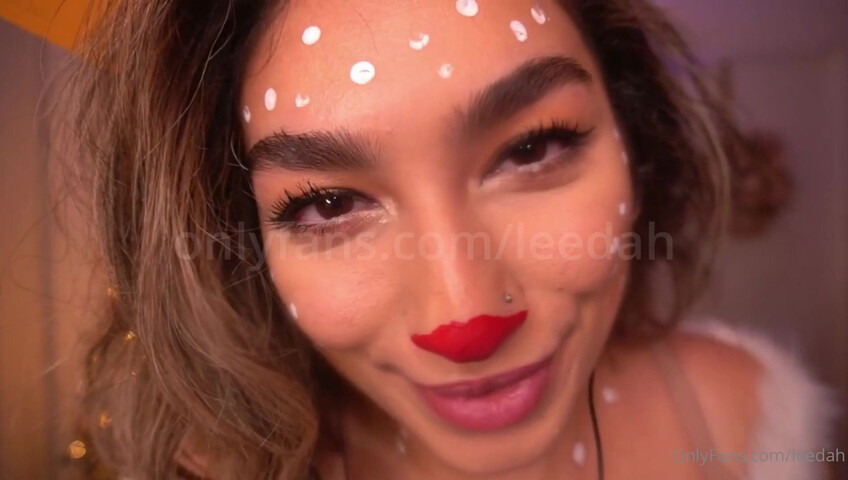 Leedah ASMR - Red-nosed kisses