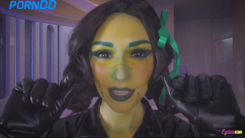 Egilea ASMR - Alien wife kisses you