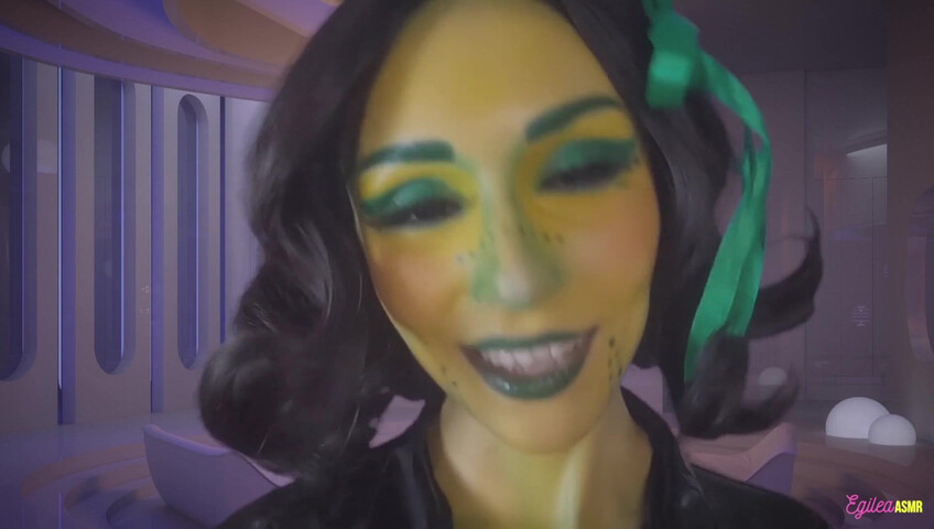 Egilea ASMR - Alien wife kisses you