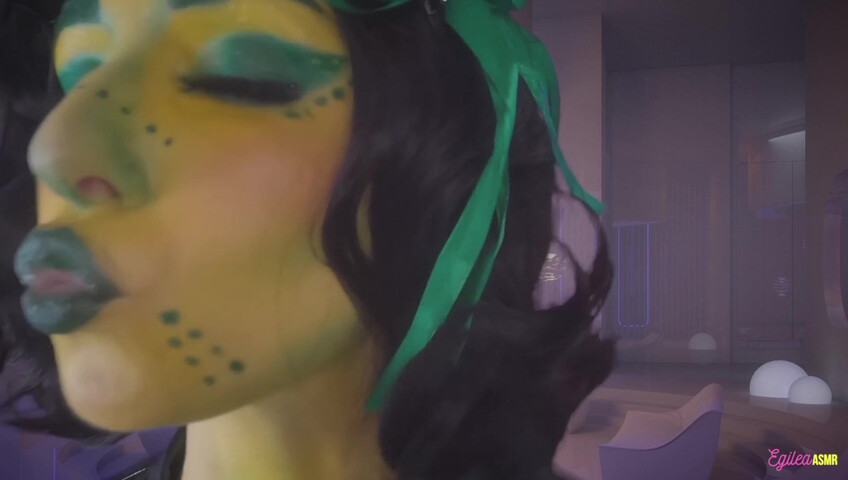 Egilea ASMR - Alien wife kisses you