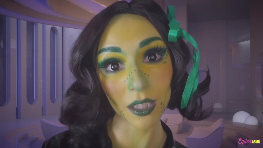 Egilea ASMR - Alien wife kisses you