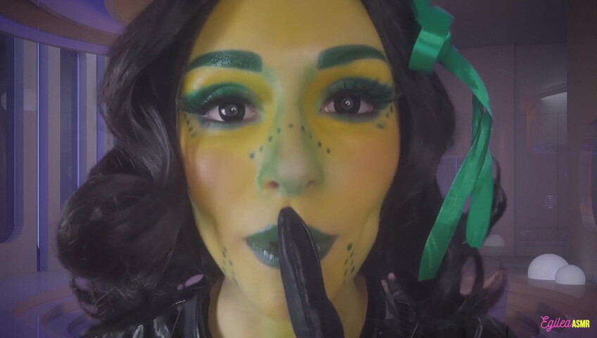 Egilea ASMR - Alien wife kisses you