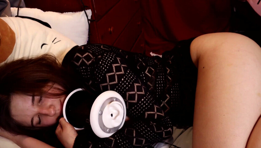 Aftynrose ASMR - Girlfriend's Cuddly Lingerie Try-On (and BJ!)