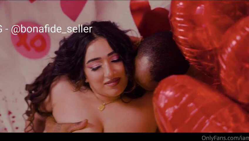 Rakhi Gill's Lustry Valentines Gift - HD - Pakistani - Valentines - Holiday - Special Present - Treats