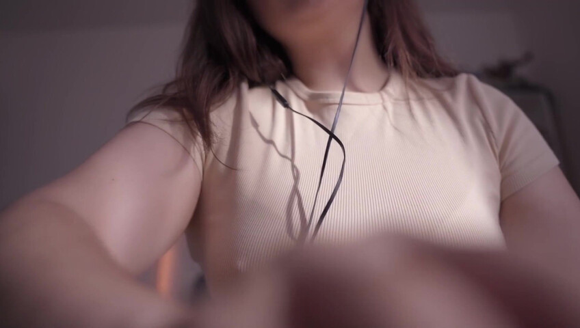 ASMR HoneyGirl – Close-Up Mouth Sounds Just for You