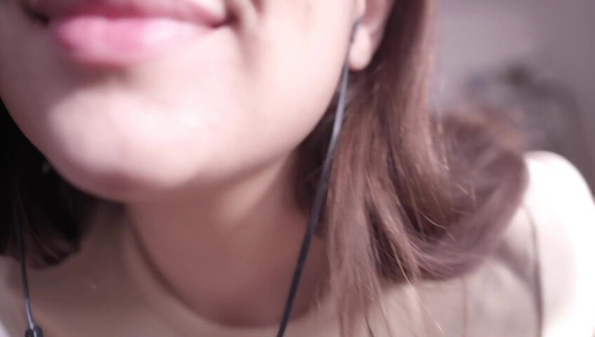 ASMR HoneyGirl – Close-Up Mouth Sounds Just for You