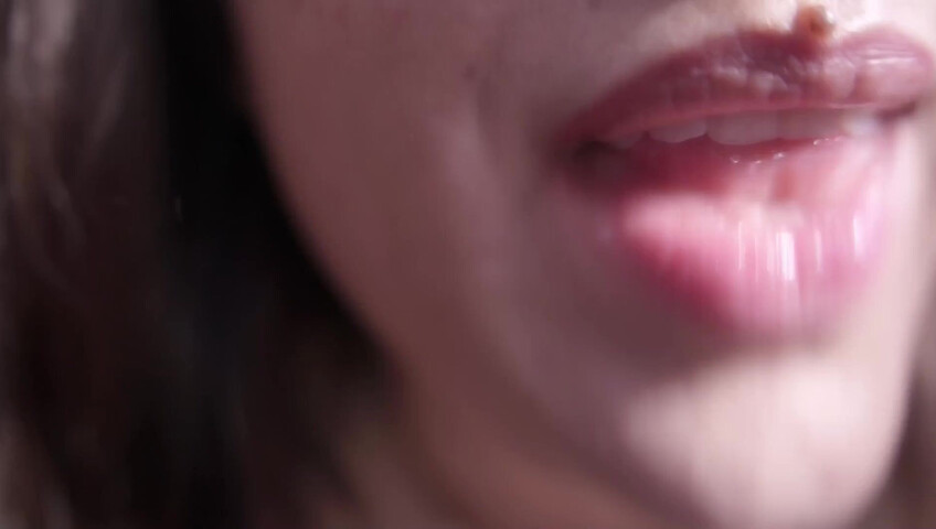 ASMR HoneyGirl – Close-Up Mouth Sounds Just for You
