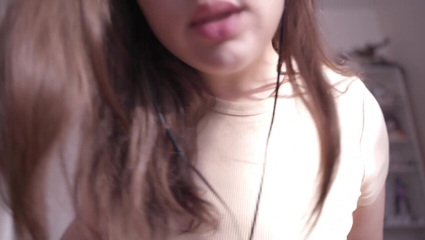 ASMR HoneyGirl – Close-Up Mouth Sounds Just for You