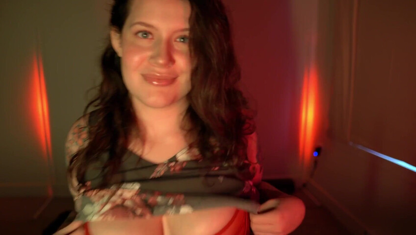 Little Clover Whispers - Kissing booth