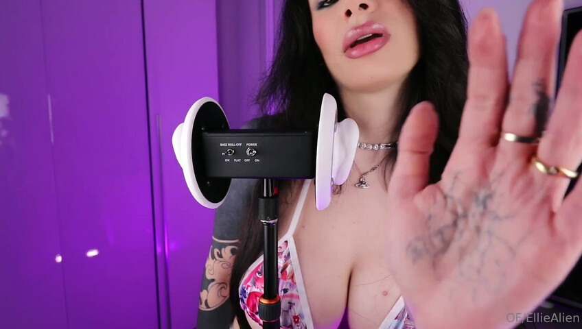 Ellie Alien ASMR - 5 Sep 2025 - SEXY BIKINI | SENSUAL STICKY KISS & SPIT PAINTING