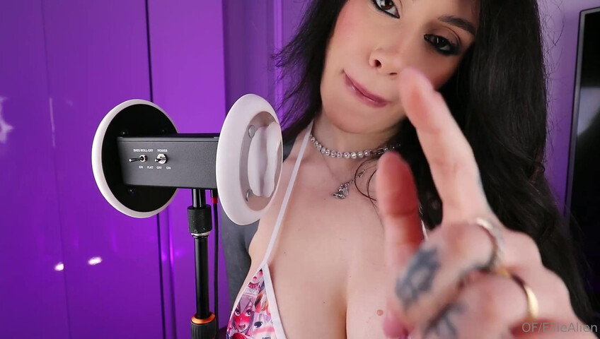 Ellie Alien ASMR - 5 Sep 2025 - SEXY BIKINI | SENSUAL STICKY KISS & SPIT PAINTING