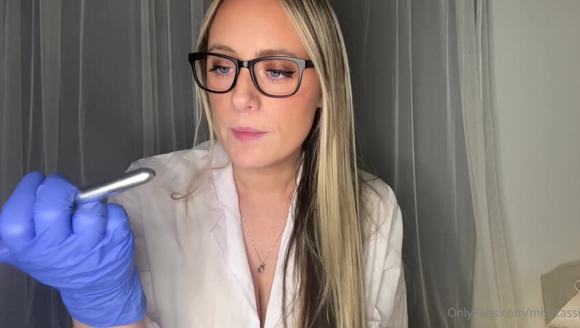 Cassi ASMR - 4 October 2025 - Happy Cassiween! The Doctor Is In