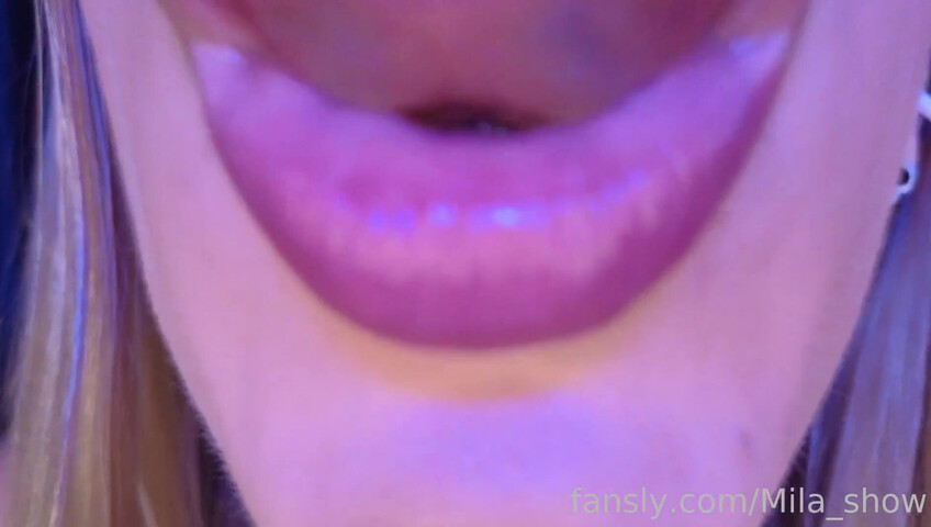 Mia Show - Zoe ASMR - 4K Wet Mouth & Lens Licking ASMR