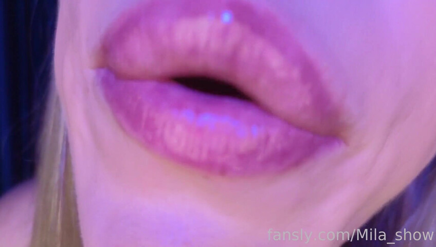 Mia Show - Zoe ASMR - 4K Wet Mouth & Lens Licking ASMR