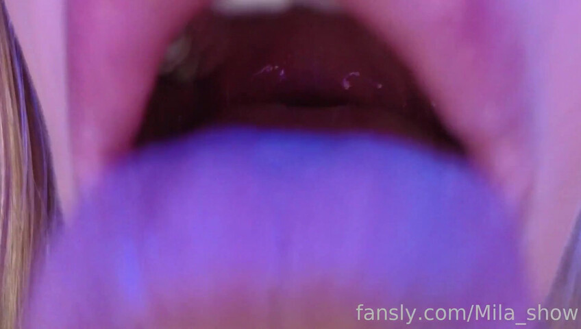 Mia Show - Zoe ASMR - 4K Wet Mouth & Lens Licking ASMR