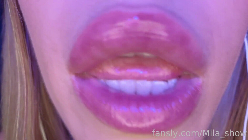 Mia Show - Zoe ASMR - 4K Wet Mouth & Lens Licking ASMR