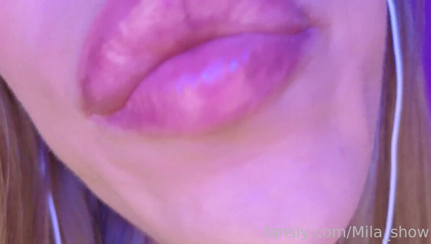 Mia Show - Zoe ASMR - 4K Wet Mouth & Lens Licking ASMR