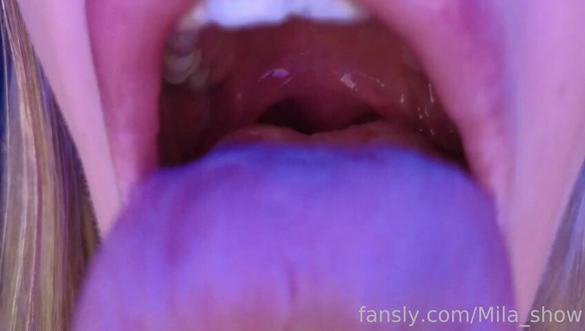 Mia Show - Zoe ASMR - 4K Wet Mouth & Lens Licking ASMR