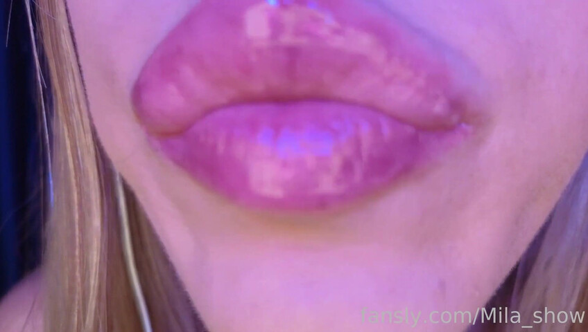 Mia Show - Zoe ASMR - 4K Wet Mouth & Lens Licking ASMR