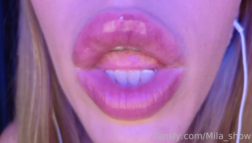 Mia Show - Zoe ASMR - 4K Wet Mouth & Lens Licking ASMR