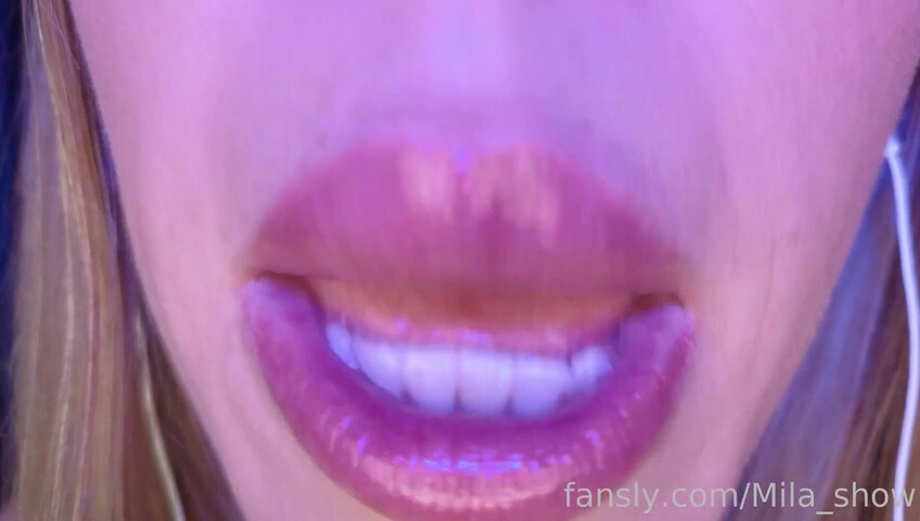 Mia Show - Zoe ASMR - 4K Wet Mouth & Lens Licking ASMR