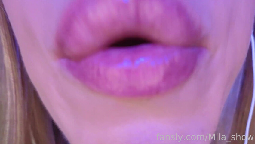 Mia Show - Zoe ASMR - 4K Wet Mouth & Lens Licking ASMR