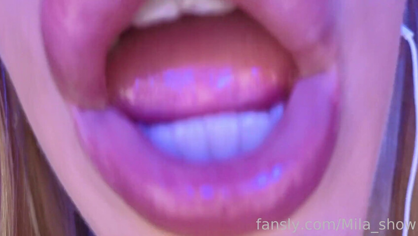 Mia Show - Zoe ASMR - 4K Wet Mouth & Lens Licking ASMR