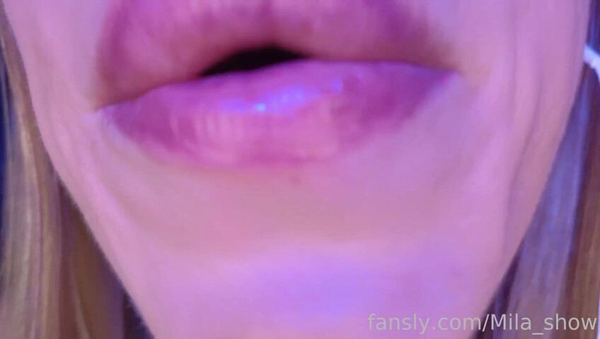 Mia Show - Zoe ASMR - 4K Wet Mouth & Lens Licking ASMR