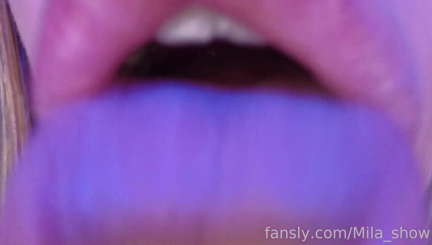 Mia Show - Zoe ASMR - 4K Wet Mouth & Lens Licking ASMR