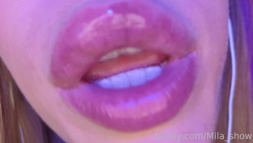 Mia Show - Zoe ASMR - 4K Wet Mouth & Lens Licking ASMR