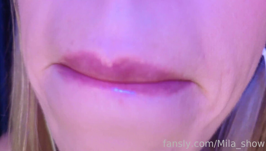 Mia Show - Zoe ASMR - 4K Wet Mouth & Lens Licking ASMR