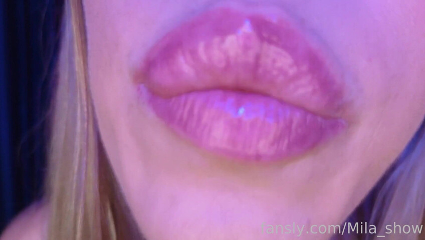 Mia Show - Zoe ASMR - 4K Wet Mouth & Lens Licking ASMR