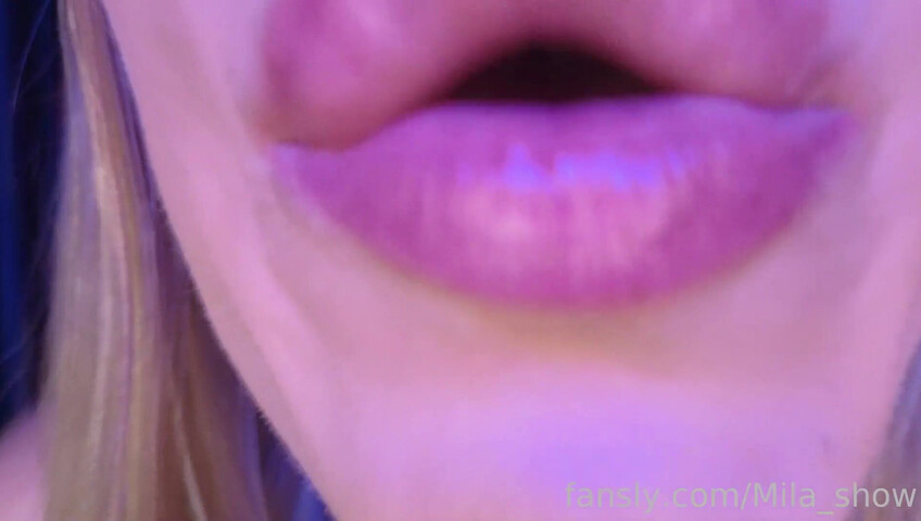 Mia Show - Zoe ASMR - 4K Wet Mouth & Lens Licking ASMR