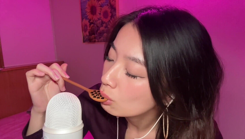 Lin ASMR - Jam Eating Mouth Sounds​