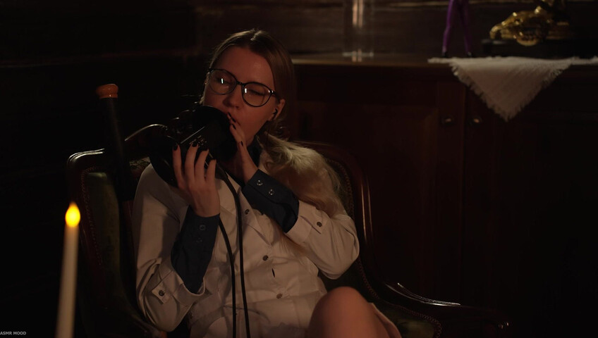 MOOD ASMR - 19 October 2025 - ASMR Dr. Harleen Quinzel | Breath, Kisses, Echo