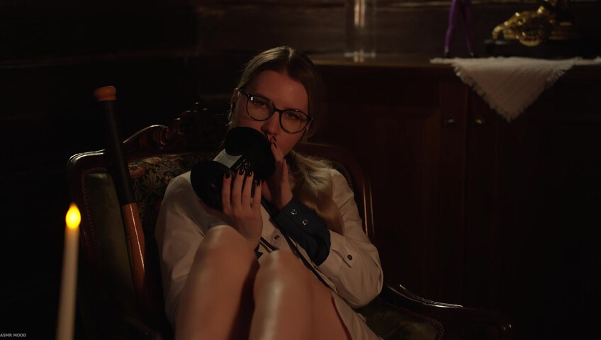 MOOD ASMR - 19 October 2025 - ASMR Dr. Harleen Quinzel | Breath, Kisses, Echo