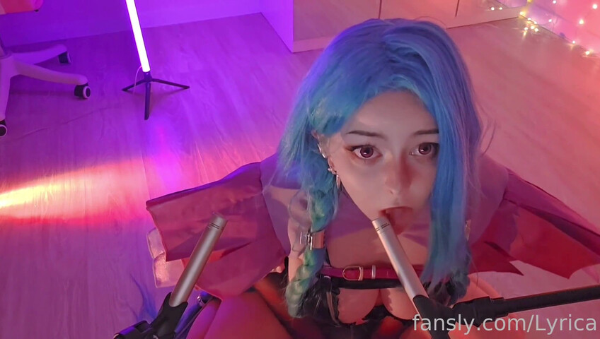 Lyrica - Jinx Cosplay | Mic Licking