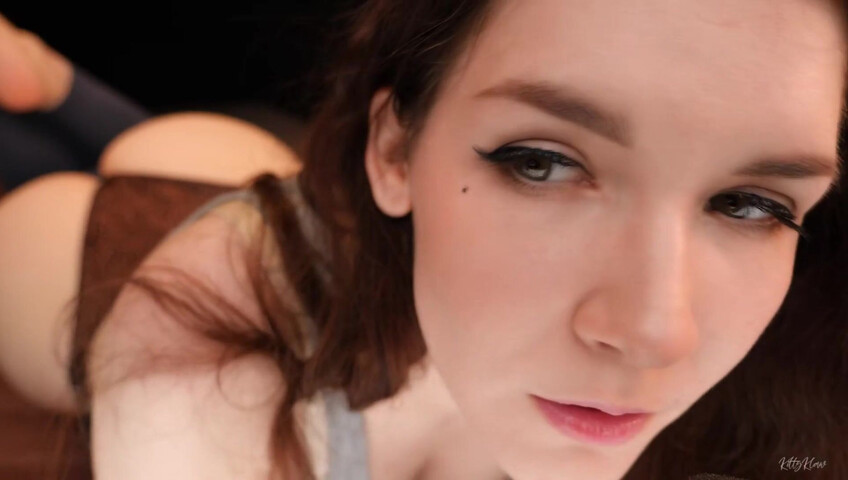 KittyKlaw ASMR - Wet Mouth Sounds & Toned Legs in Yoga Pants