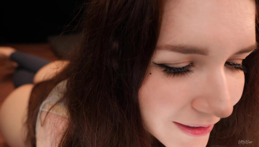 KittyKlaw ASMR - Wet Mouth Sounds & Toned Legs in Yoga Pants