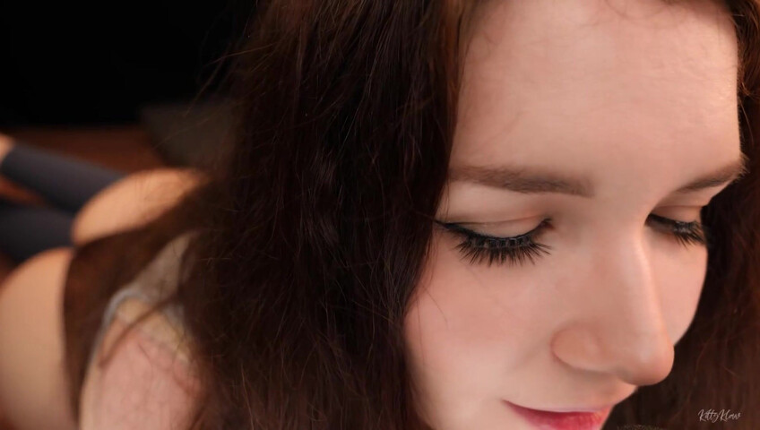 KittyKlaw ASMR - Wet Mouth Sounds & Toned Legs in Yoga Pants