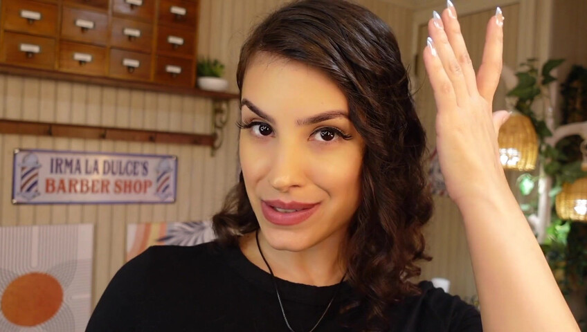 Irma La Dulce - Thunderstorm Blackout- MILF Barber LOVESTORY