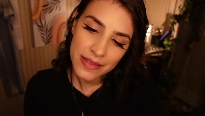 Irma La Dulce - Thunderstorm Blackout- MILF Barber LOVESTORY