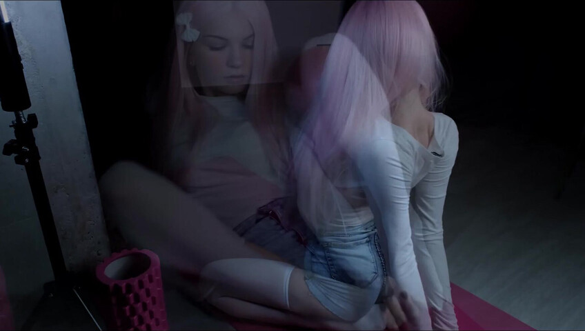 Soly ASMR – Sexy Yoga Time