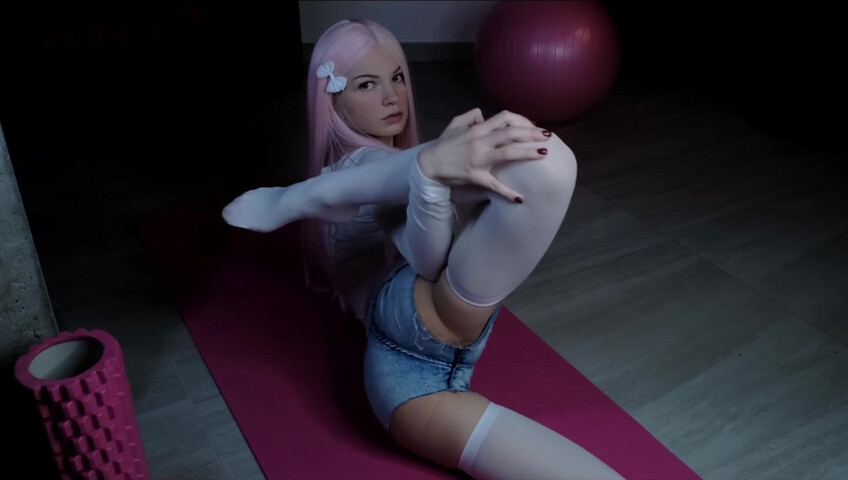 Soly ASMR – Sexy Yoga Time