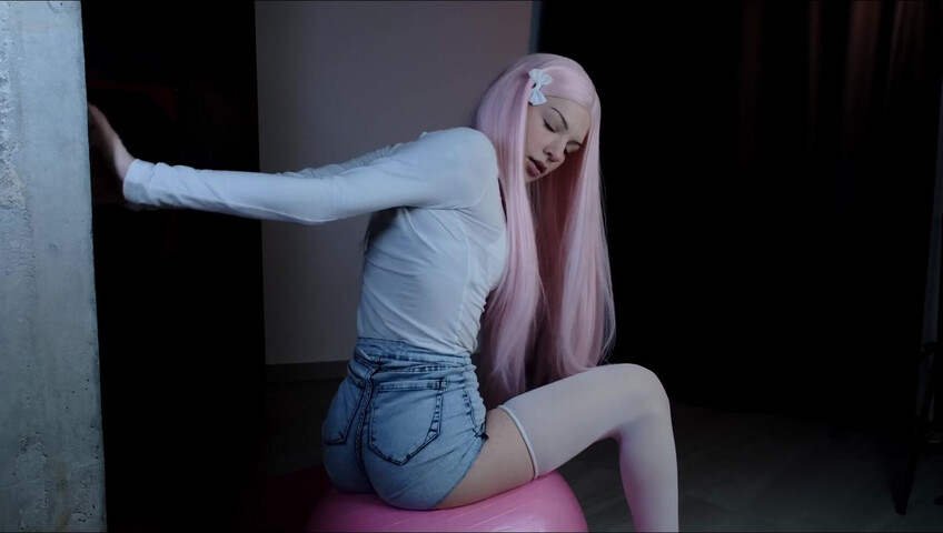 Soly ASMR – Sexy Yoga Time