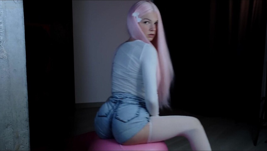 Soly ASMR – Sexy Yoga Time