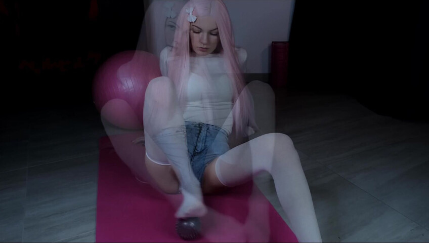 Soly ASMR – Sexy Yoga Time