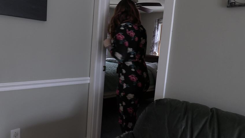 Bettie Bondage - Auntie Needs Attention